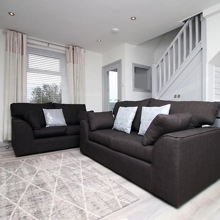 Sleeps 6, Smart Tv'S, Parking Swansea & Morriston Hospital Apartment Bagian luar foto