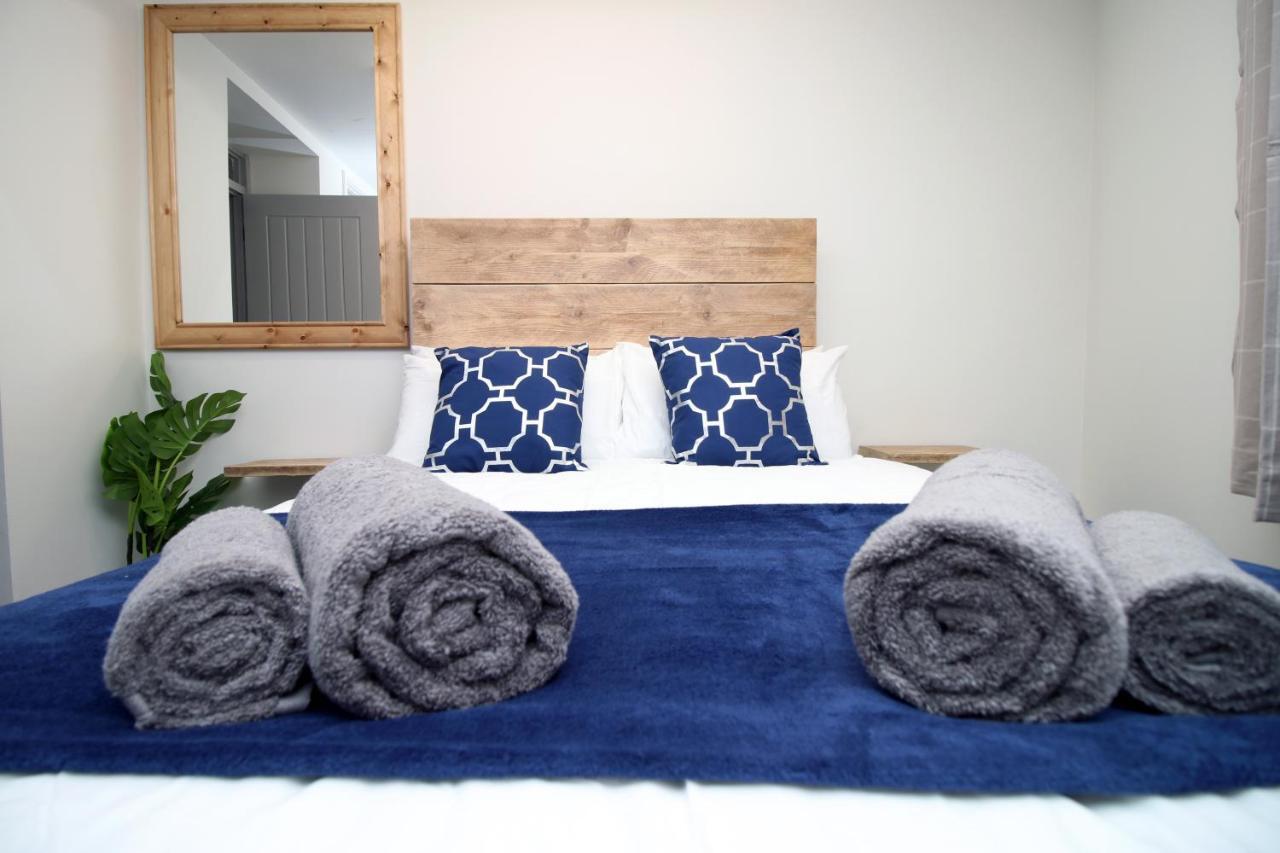 Sleeps 6, Smart Tv'S, Parking Swansea & Morriston Hospital Apartment Bagian luar foto