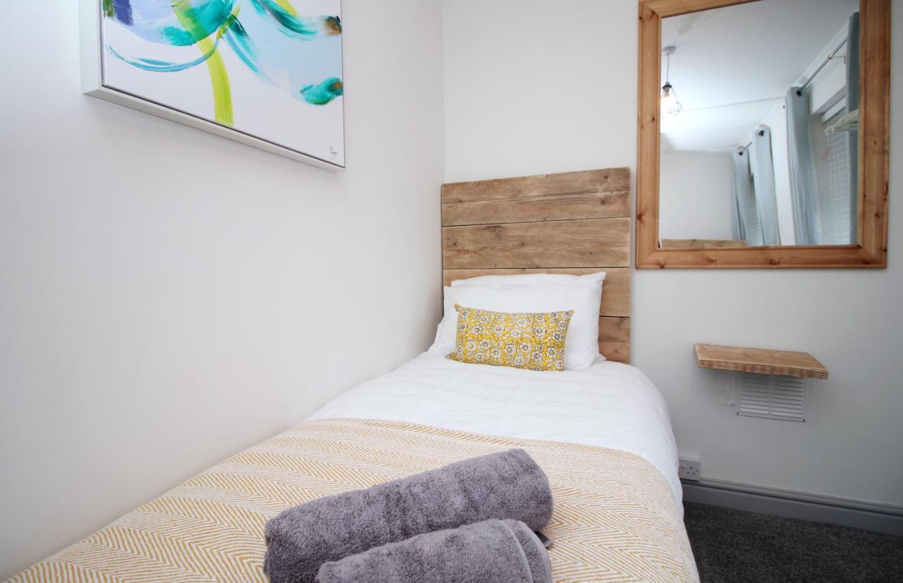 Sleeps 6, Smart Tv'S, Parking Swansea & Morriston Hospital Apartment Bagian luar foto